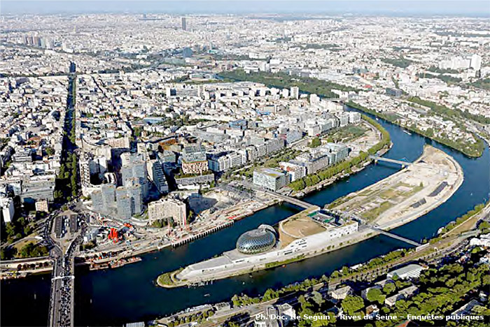L’île Seguin, avec en figure de proue la Seine musicale, est suivie de l’île Saint-Germain dans la boucle de Seine. La moitié de cette dernière, menacée dans les années 1960, est aujourd’hui naturelle et arborée (20 ha). En 1964 en effet, les élus et le département ont su défendre le paysage de la vallée de la Seine et de l’île Saint-Germain que le schéma directeur d’aménagement de la Région parisienne voulait transformer en site portuaireavec dépôts de sables et de ciment.